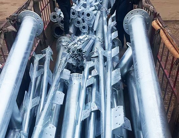 The single-pole lightning tower ordered by the customer is ready for installation