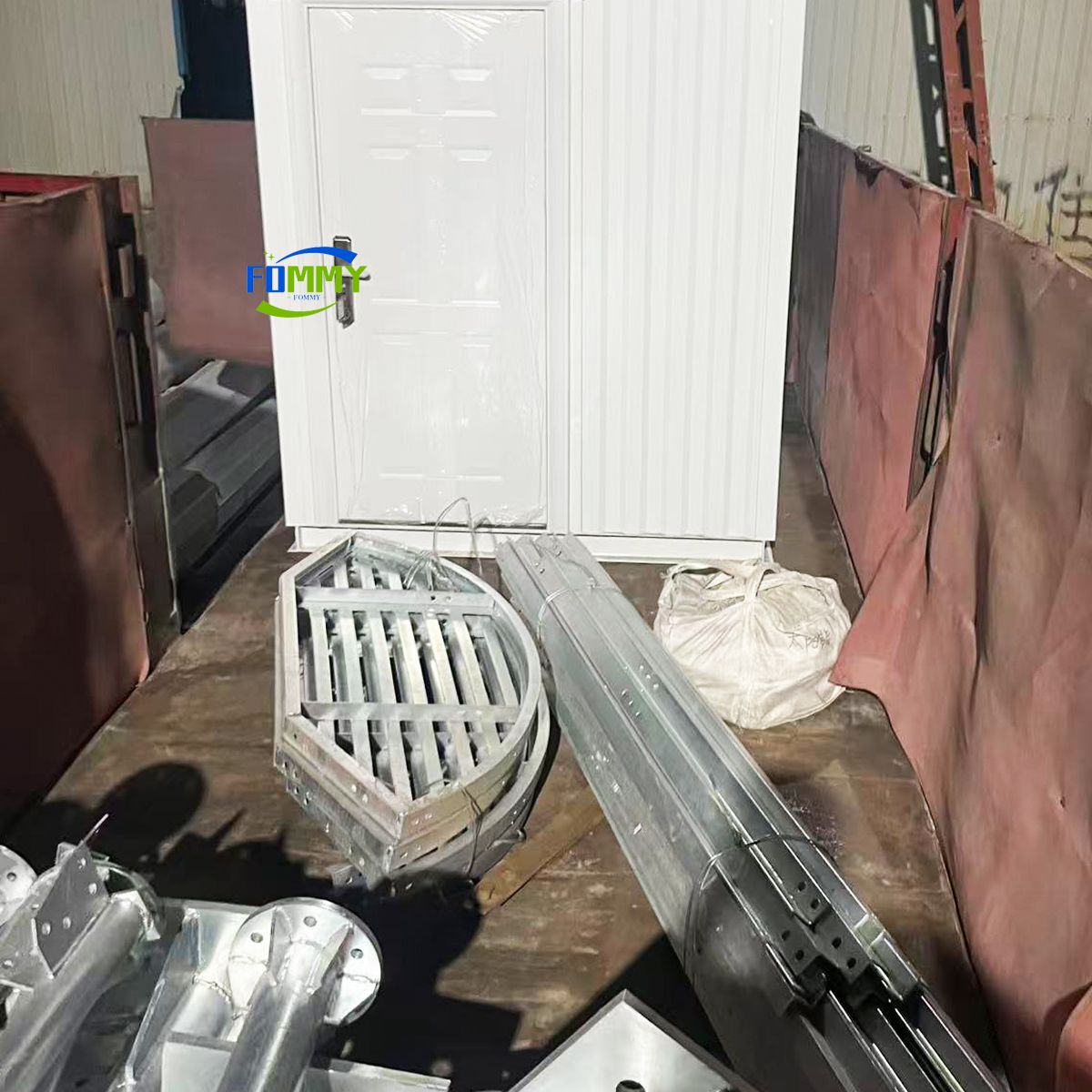 The communication tower ordered by the customer has been inspected and is ready for shipment The communication tower ordered by the customer has been inspected and is ready for shipment